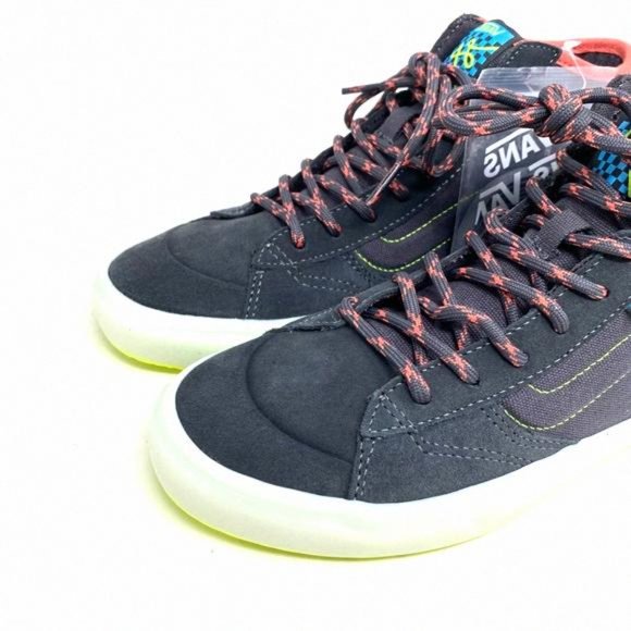 Vans - Women's Lizzie Sneakers main image 1